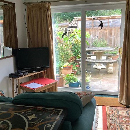 מונמות' Primrose Villa Self Catering Bnb מראה חיצוני תמונה