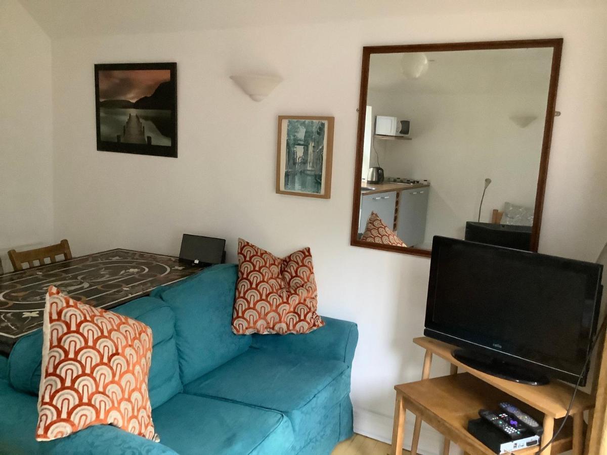מונמות' Primrose Villa Self Catering Bnb מראה חיצוני תמונה